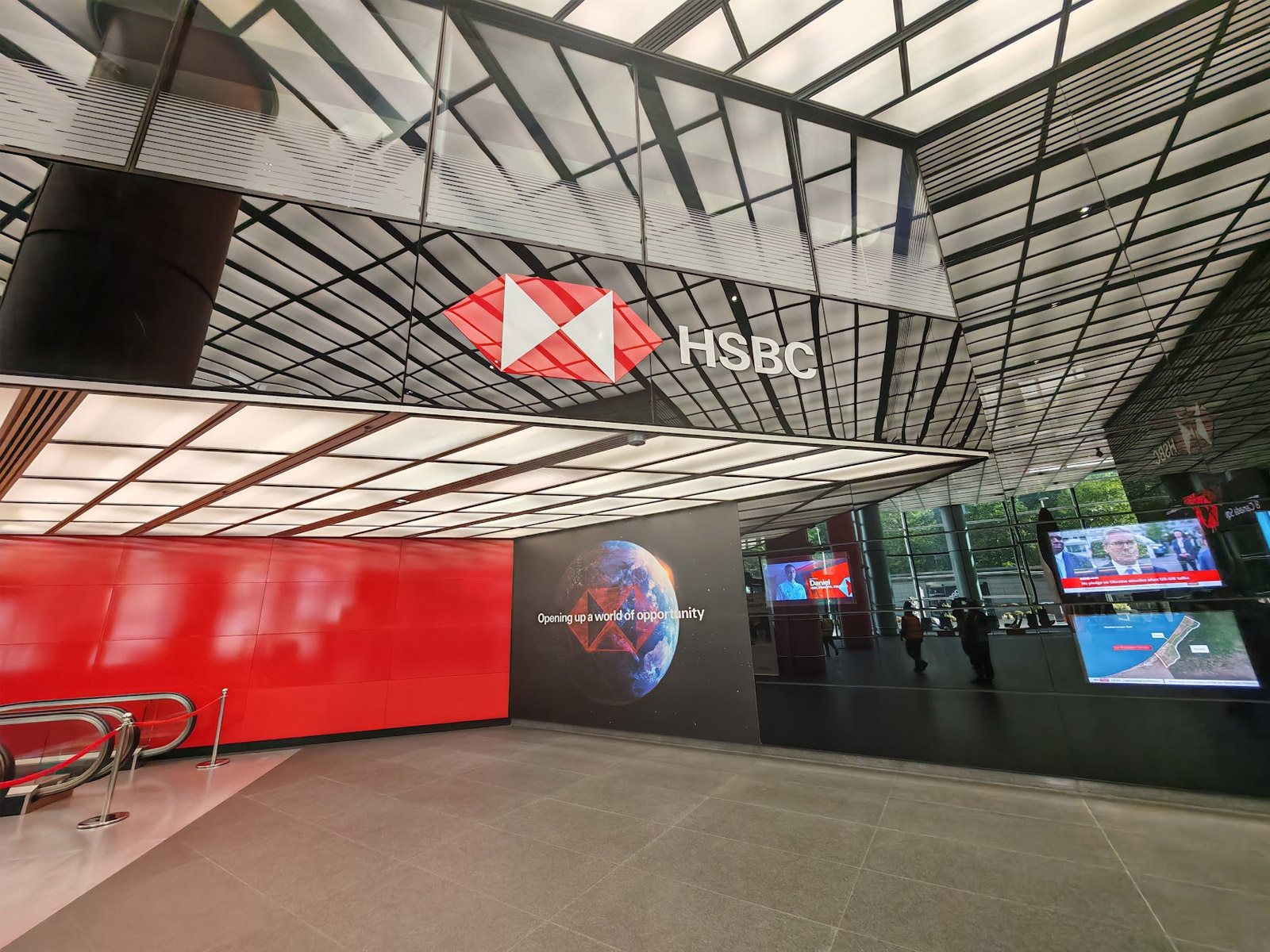HSBC internal brand signage installation