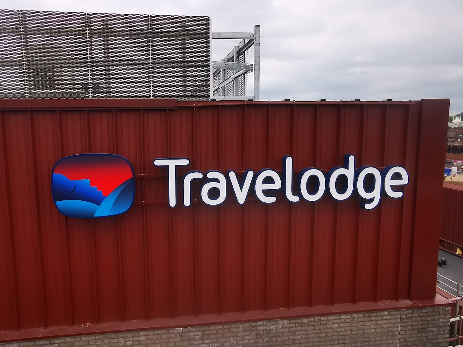 Travelodge high-level external signage installation